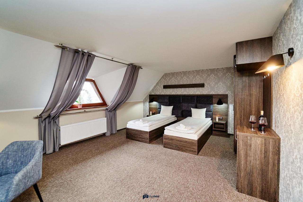 Gosciniec Pod Strzecha Inn